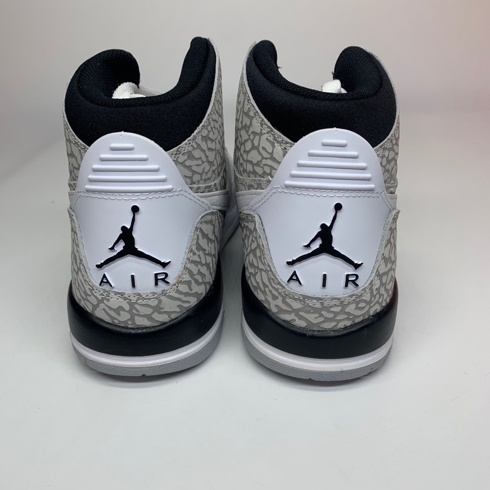 New Women’s Nike Air Jordan Legacy 312 Shoes - Picture 5 of 8